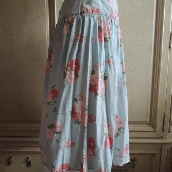 SOLD!!!  Blue Floral Knee Length Waisted Skirt Size 0/2 - Picture 3 of 4
